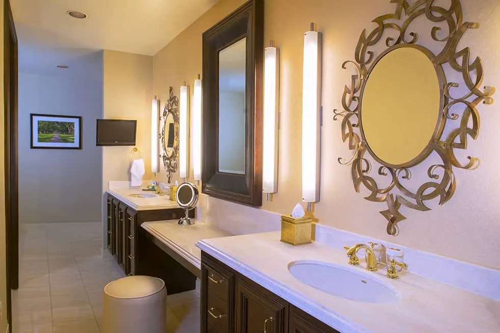 New Orleans Suite Bathroom