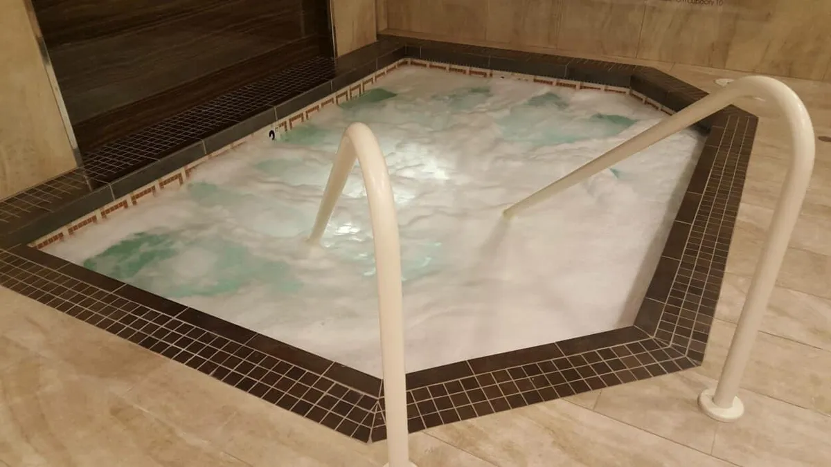 SPA ORLEANS Bath