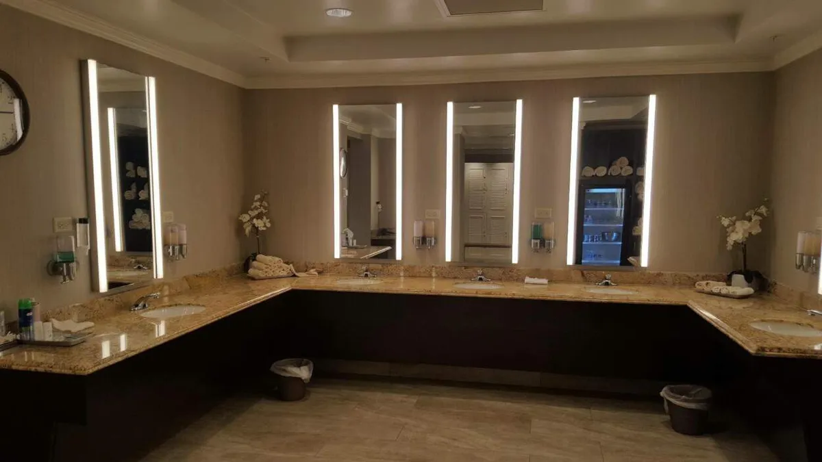 SPA ORLEANS Washroom