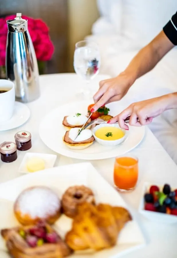Breakfast In-Room Dining