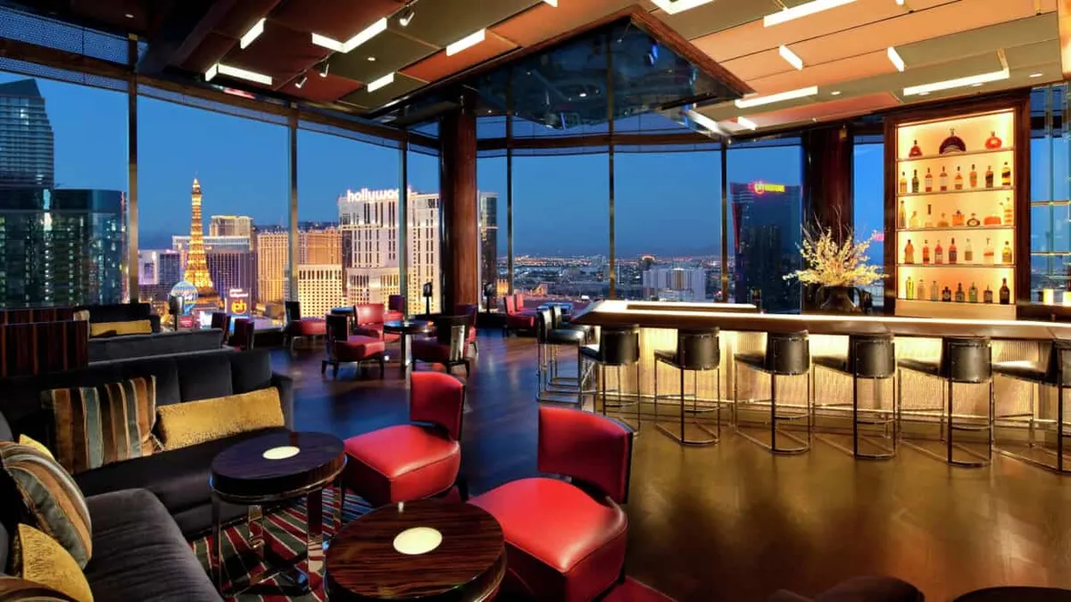 Hotel Bar