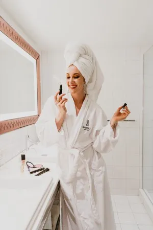 Lady in the bathroom Amina