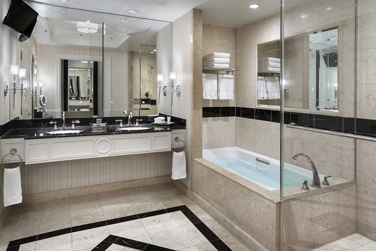 Luxury King Suite Bathroom