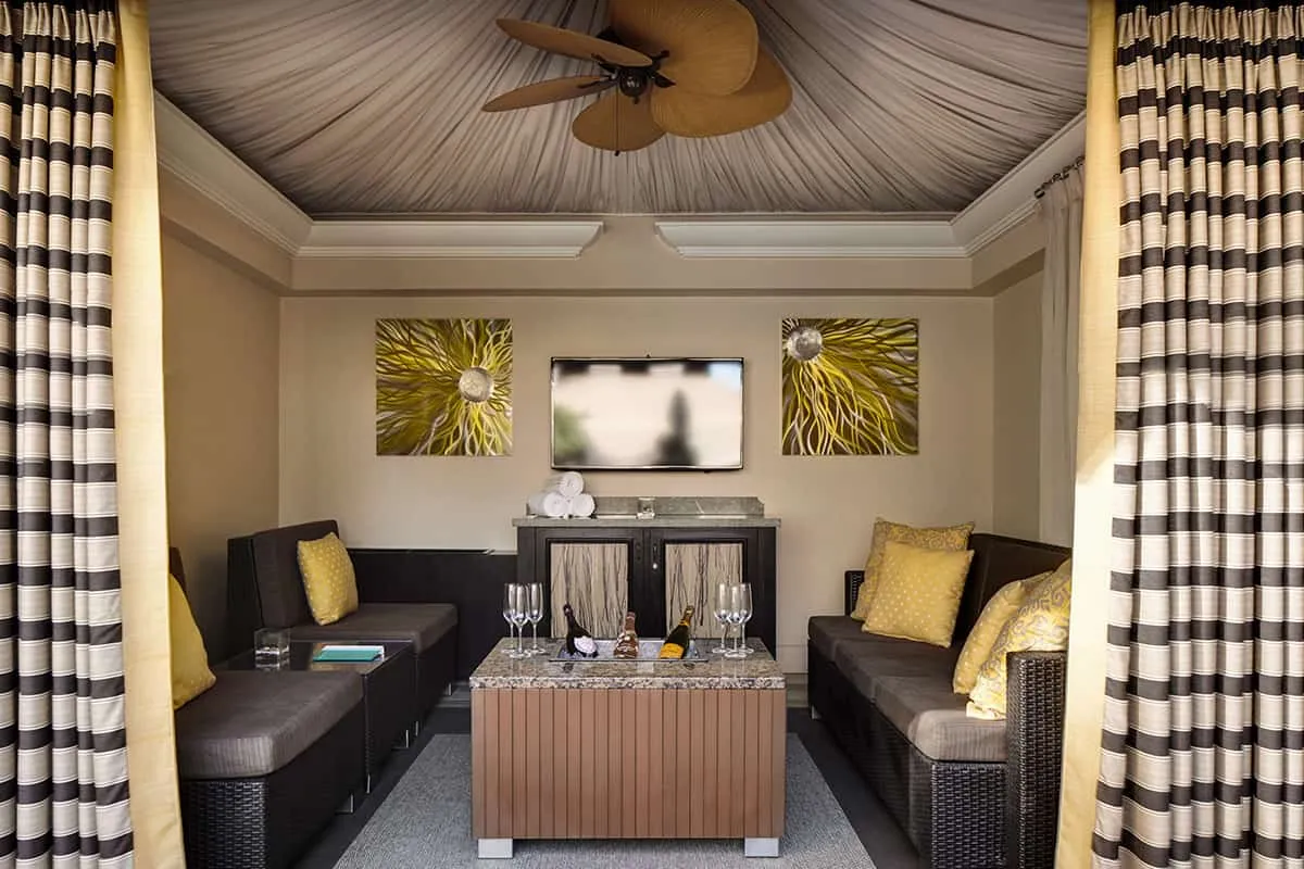 Palazzo Pool Lounges & Cabanas
