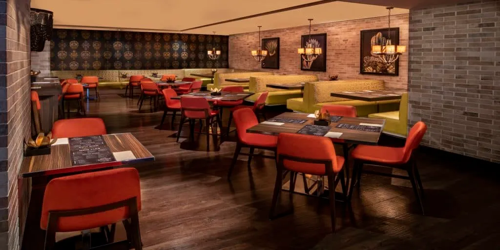 Uno Mas Street Tacos + Spirits Dinign Area