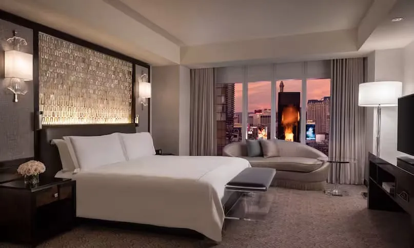 Waldorf Junior Suite Bedroom