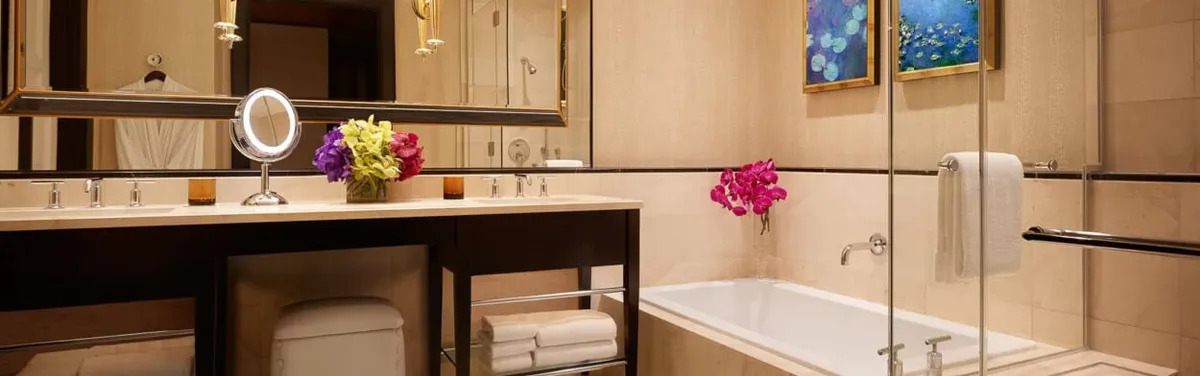 Encore Panoramic View Bathroom