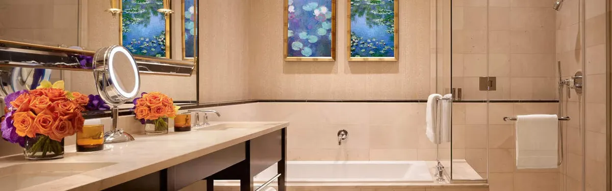 Encore Resort Queens Bathroom