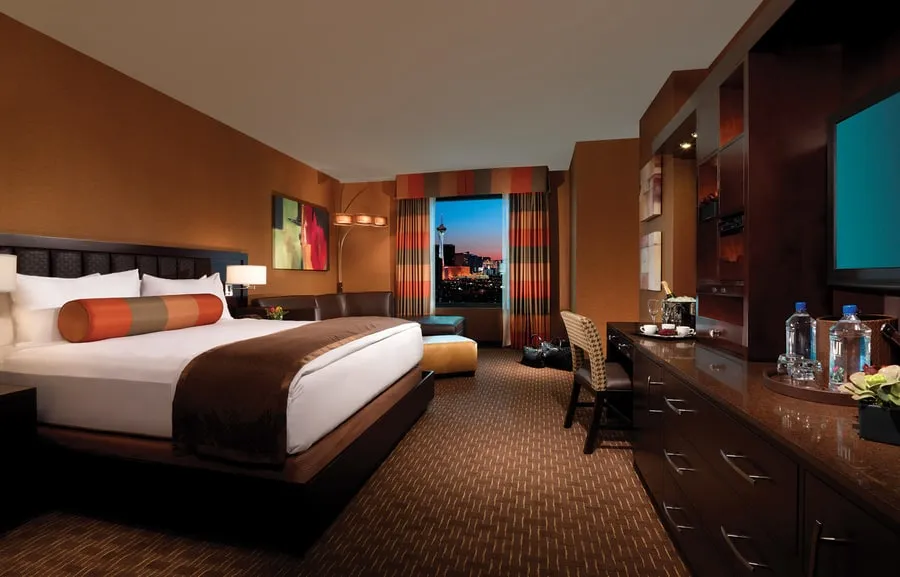Rush Tower Premier California King Room