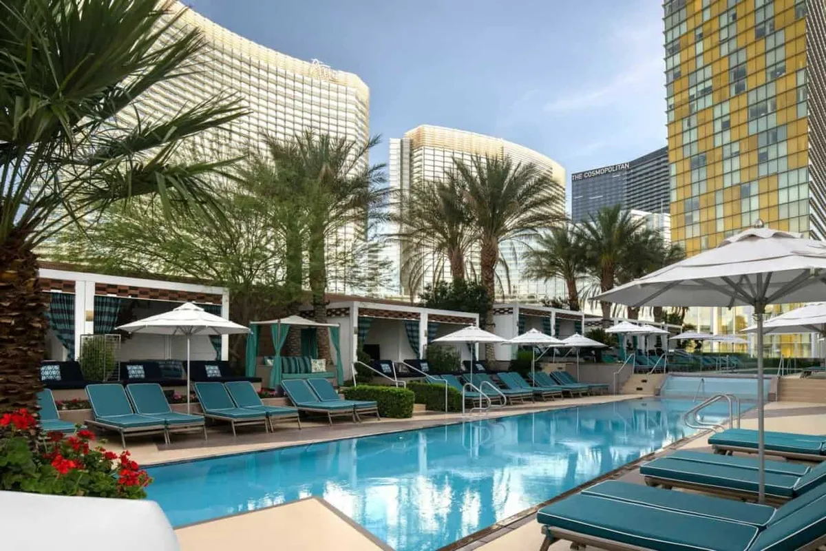 The pool at Waldorf Astoria