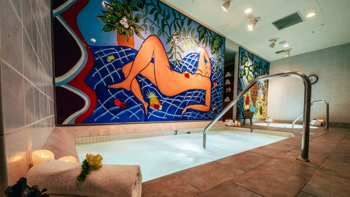 Hot tubs at Voie Spa Paris Las Vegas