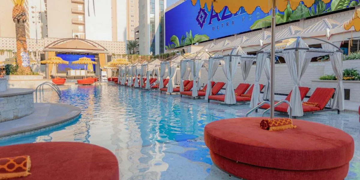 Azilo Ultra Pool