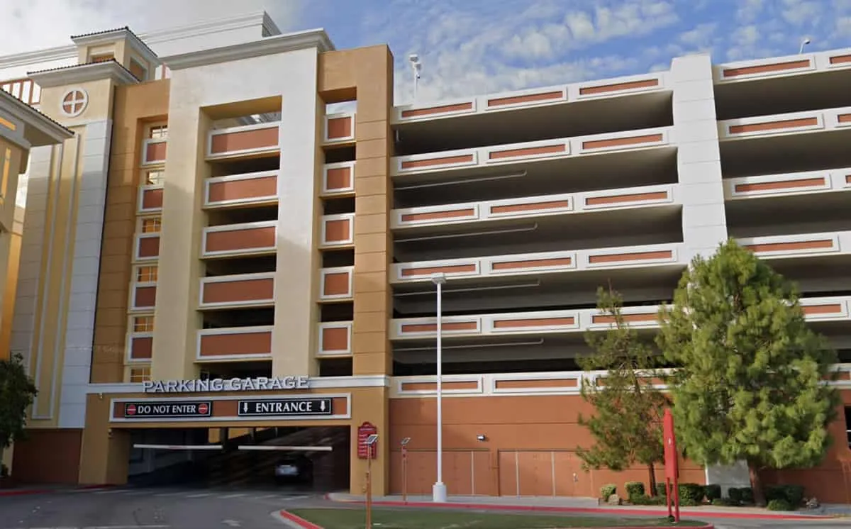 Self parking Garage South Point